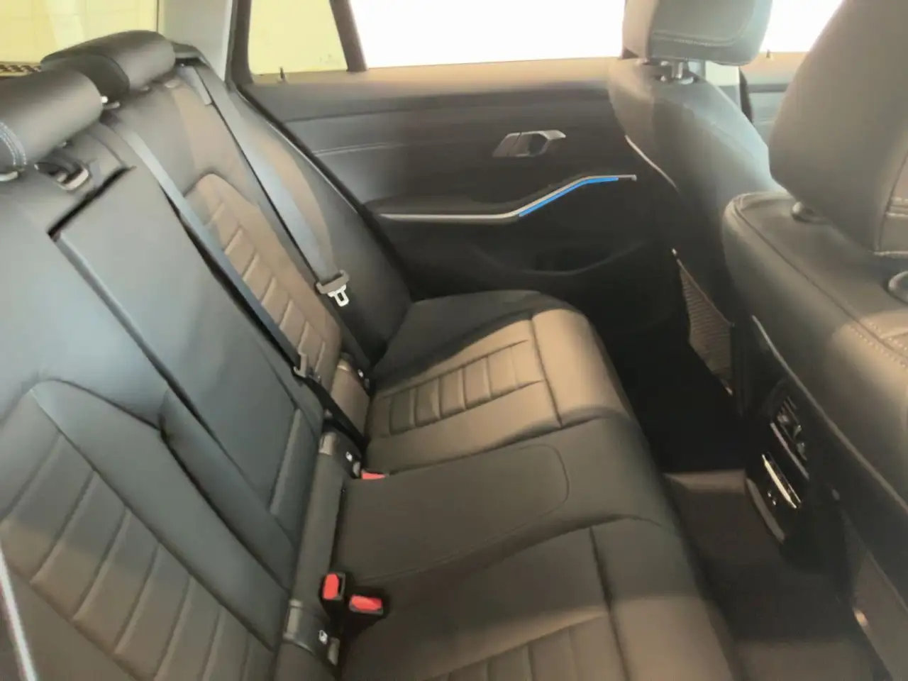 2021 BMW 330 e Luxury Line*erst echte 460km*NEUWERTIG*, photograph 7