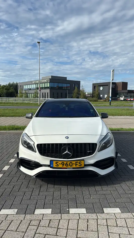 Mercedes-Benz A 160 7G-DCT AMG Line — photo 1 of 13