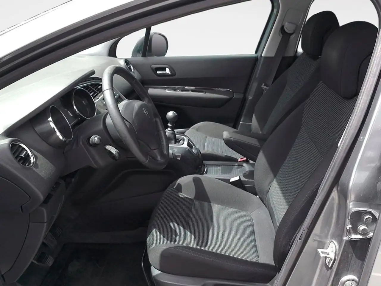 2011 Peugeot 5008 1.6HDI Premium 112, photograph 11