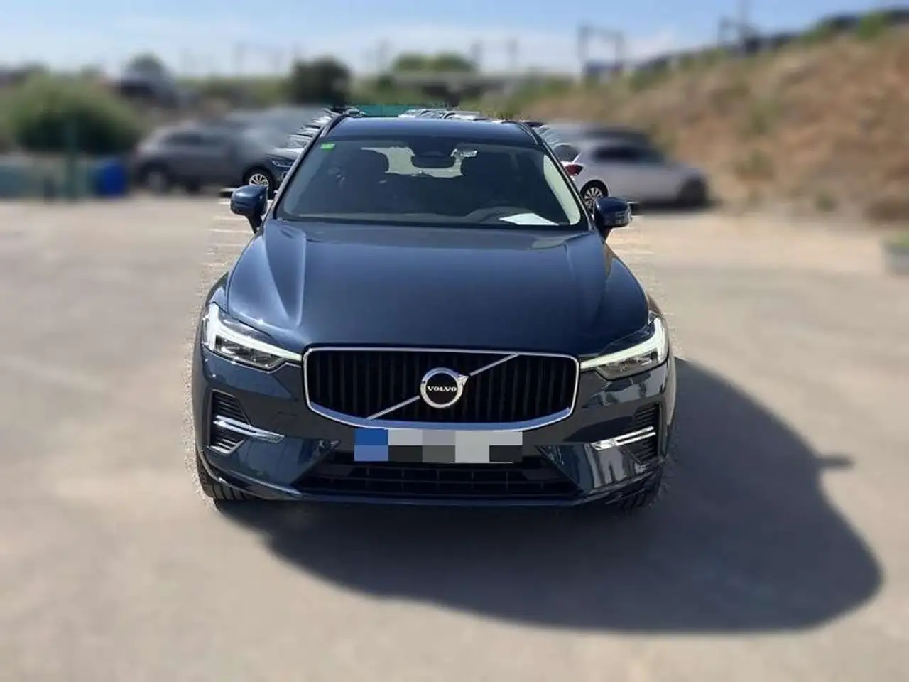 Volvo XC60 2.0 B4 D MOMENTUM PRO AUTO — photo 1 of 27