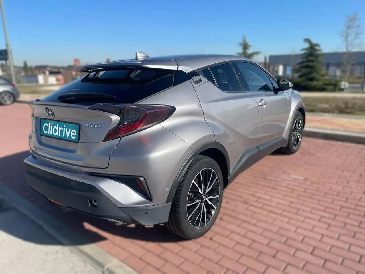 Toyota C-HR+ 1.8 125H Advance — photo 1 of 7