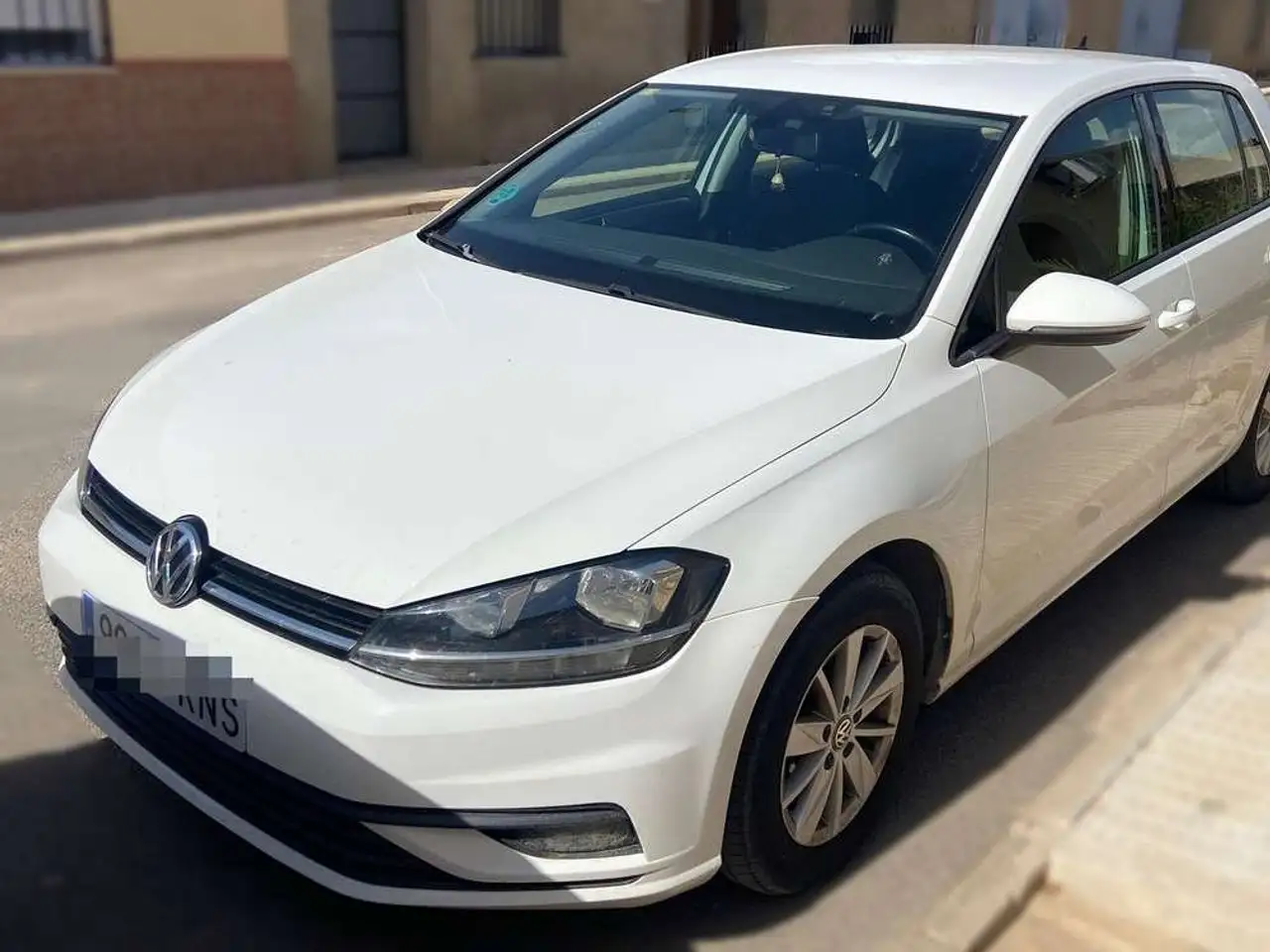 Volkswagen Golf Advance 1.6 TDI 85kW (115CV) — photo 1 of 10