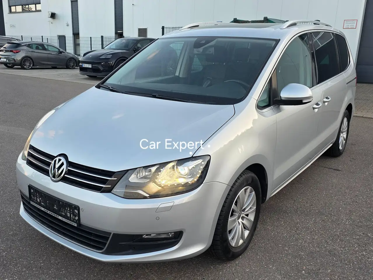 Volkswagen Sharan Comfortline BMT,Navi,Scheckheft,Panorama,Verkehrszeichenassistent,Rückfahrkamara,schenckbare Anhängerkupplung,7Si — photo 1 of 40