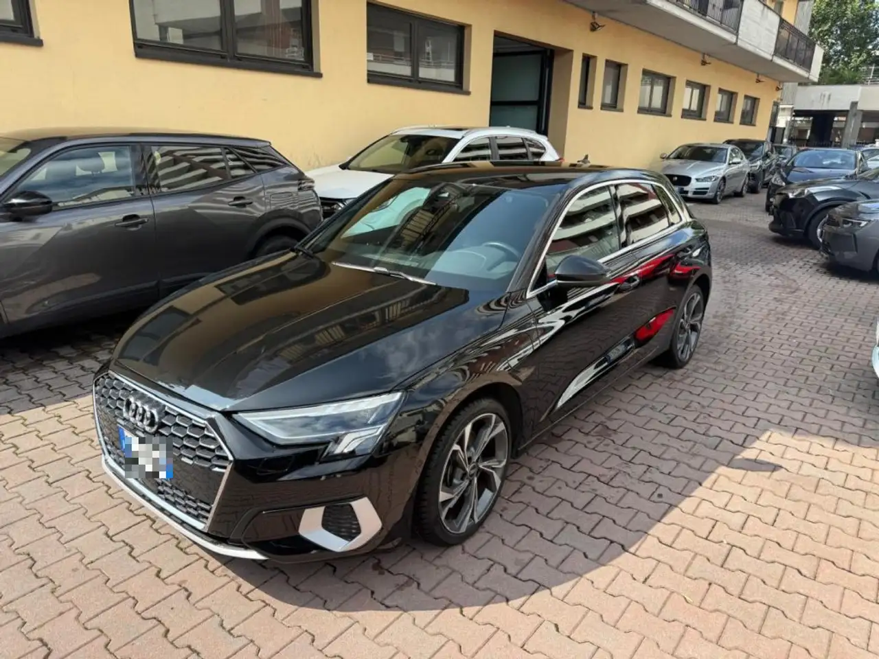 Audi A3 SPB 40 TFSI e S tronic Business Advanced — photo 1 of 10