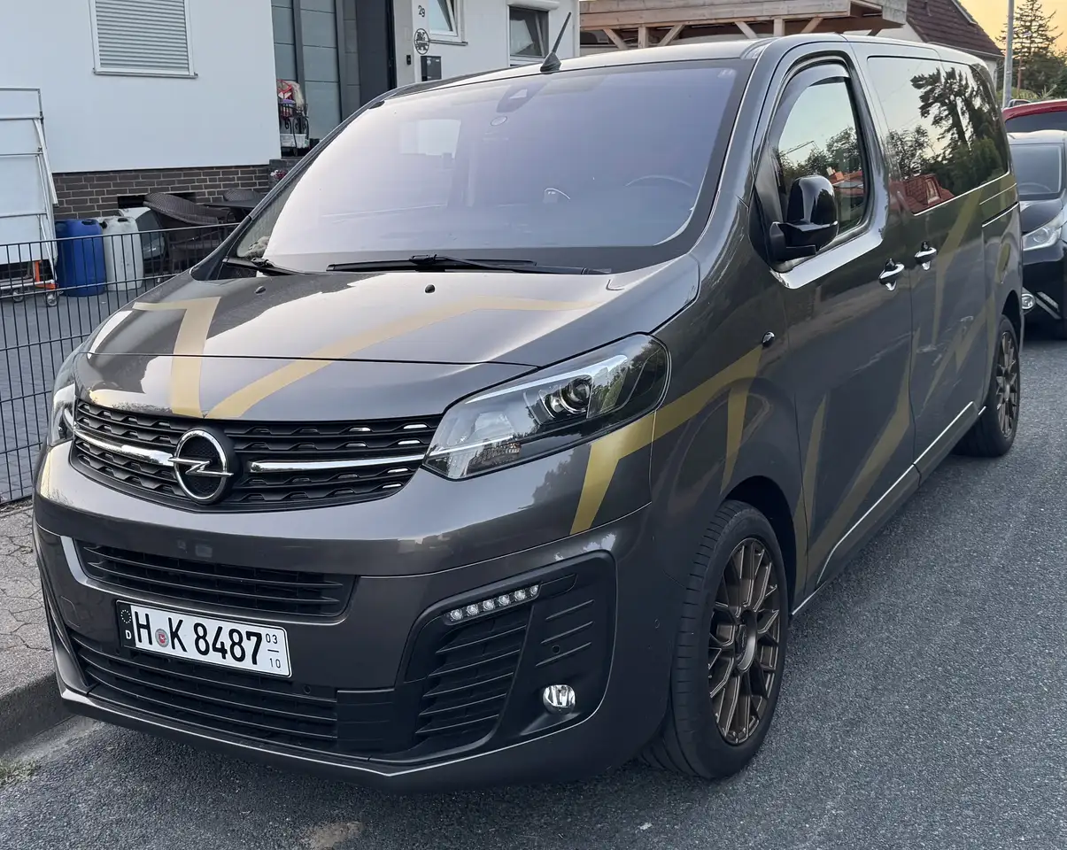 Opel Zafira Life Elegance M (L2) — photo 1 of 12