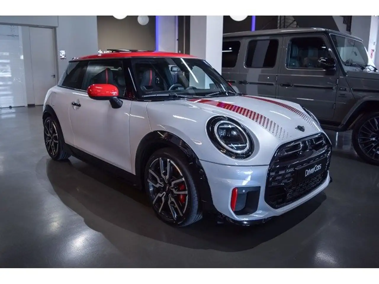 MINI Cooper 3 Puertas JCW — photo 1 of 15