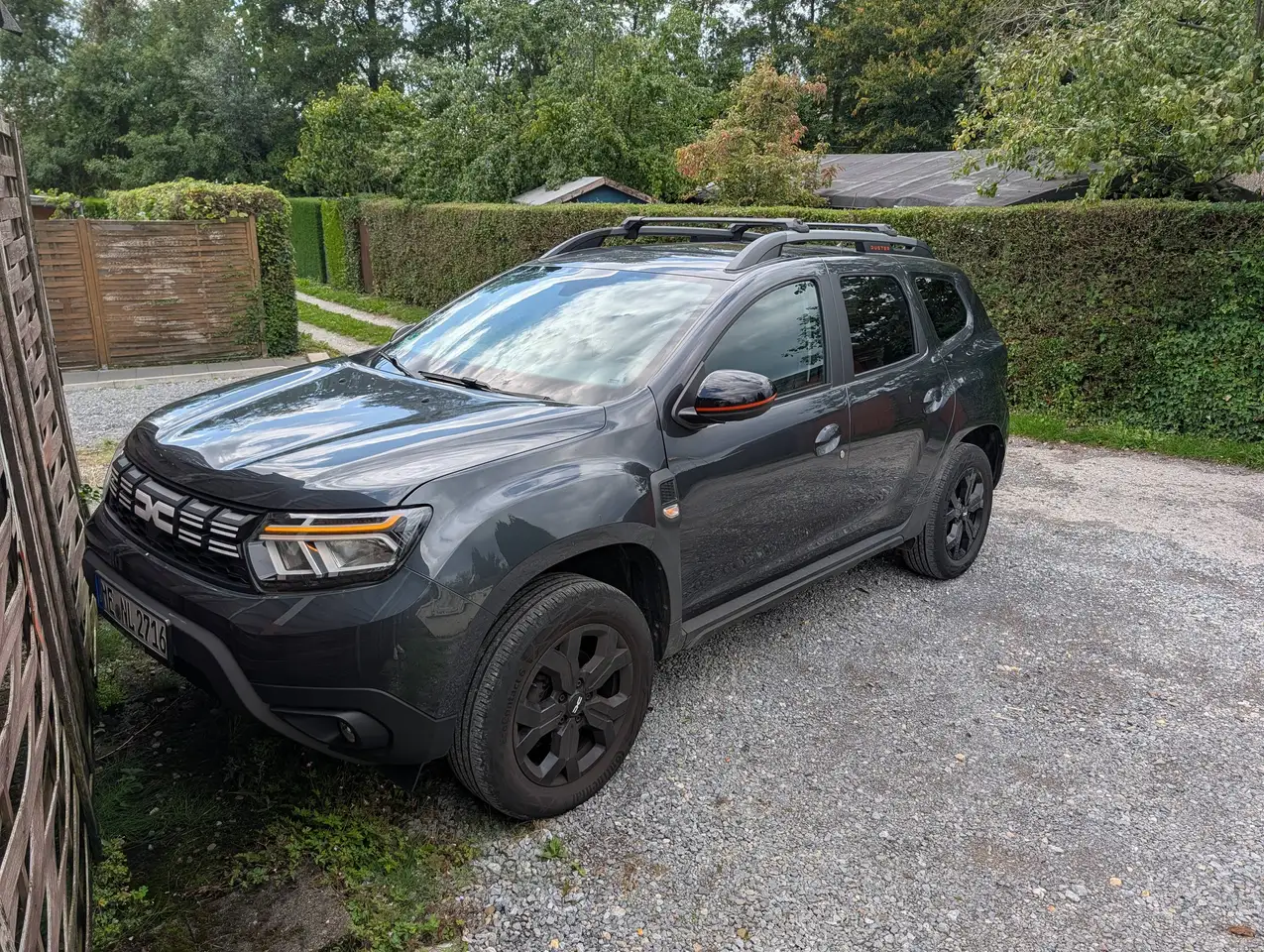 Dacia Duster Extreme TCe 100 Eco-G — photo 1 of 11