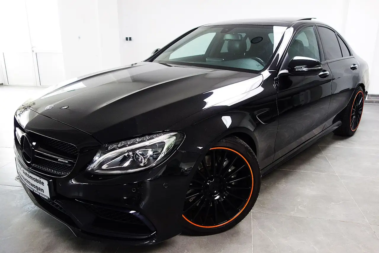 Mercedes-Benz C 63 AMG C63 AMG Performance Lim. Pano/Klappenauspuf/19Zo — photo 1 of 22