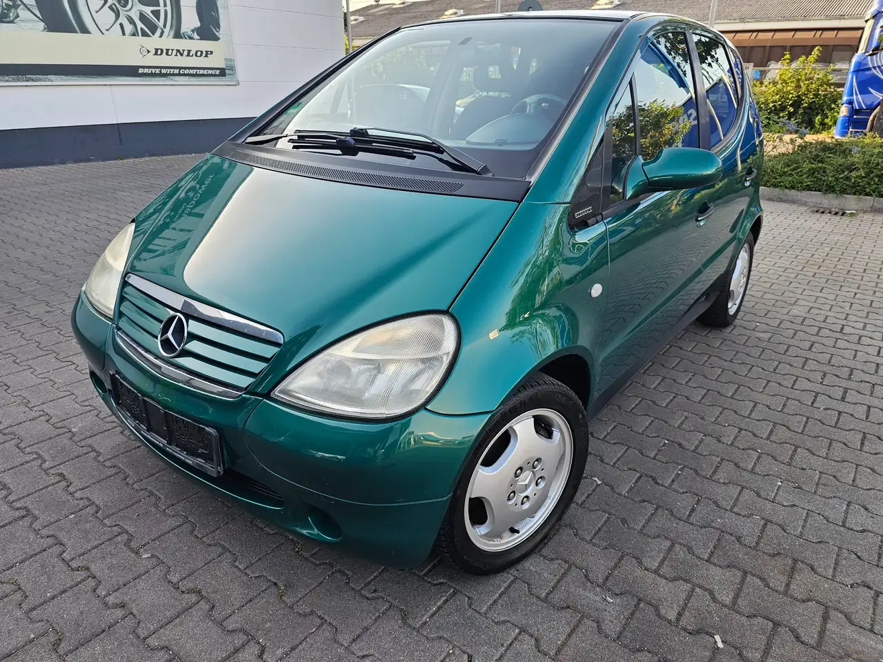 Mercedes-Benz A 160 A-Klasse Elegance,Klima,Alufelgen,el-Fenster,Tüv06/2027 — photo 1 of 16