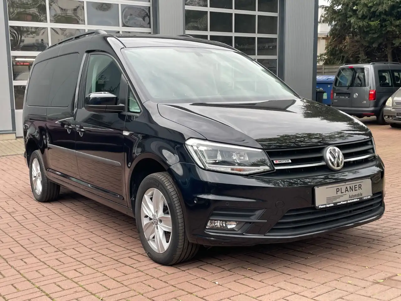 Volkswagen Caddy Maxi 4M 7.Sitzer Xenon HU/AU Service neu — photo 1 of 15
