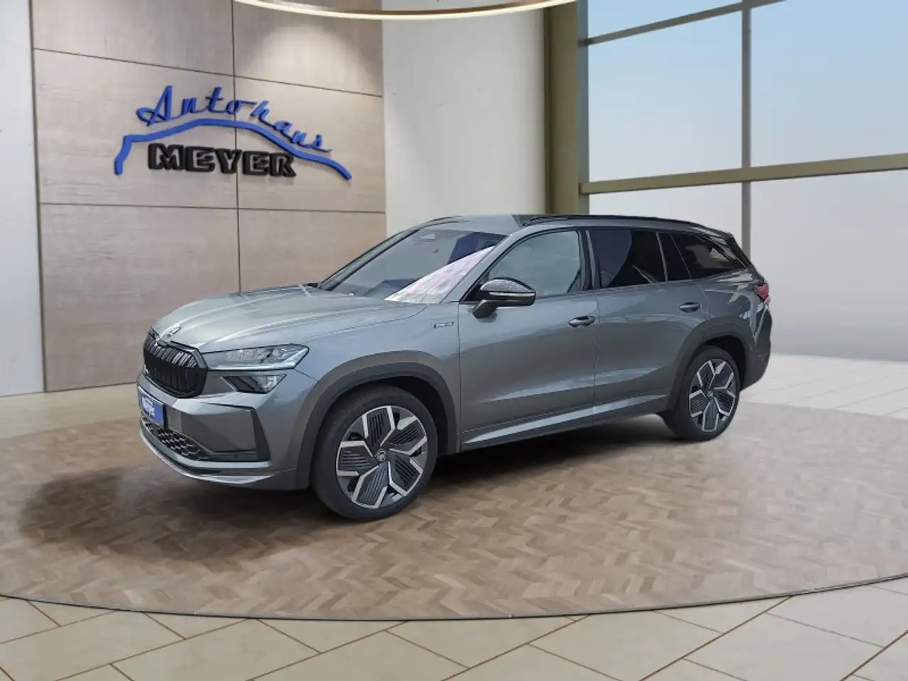Skoda Kodiaq Sportline 2,0TDI 4x4 aAHK/20*Alu/Matrix/Navi/ACC/e — photo 1 of 40