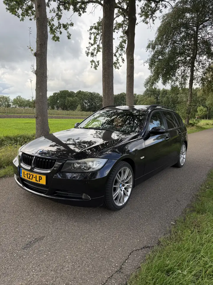 BMW 325 BMW 325i Touring Executive Individual — photo 1 of 20