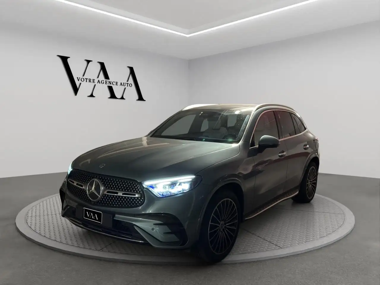 Mercedes-Benz GLC 220 GLC 220 d - BVA 9G-Tronic - BM X254 AMG Line 4-Matic - BVA — photo 1 of 25