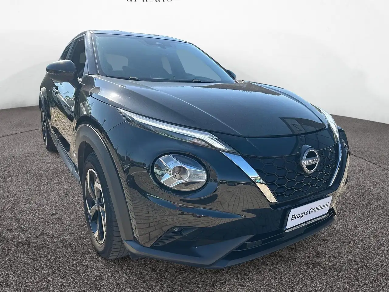 Nissan Juke 1.6 hev N-Connecta — photo 1 of 15