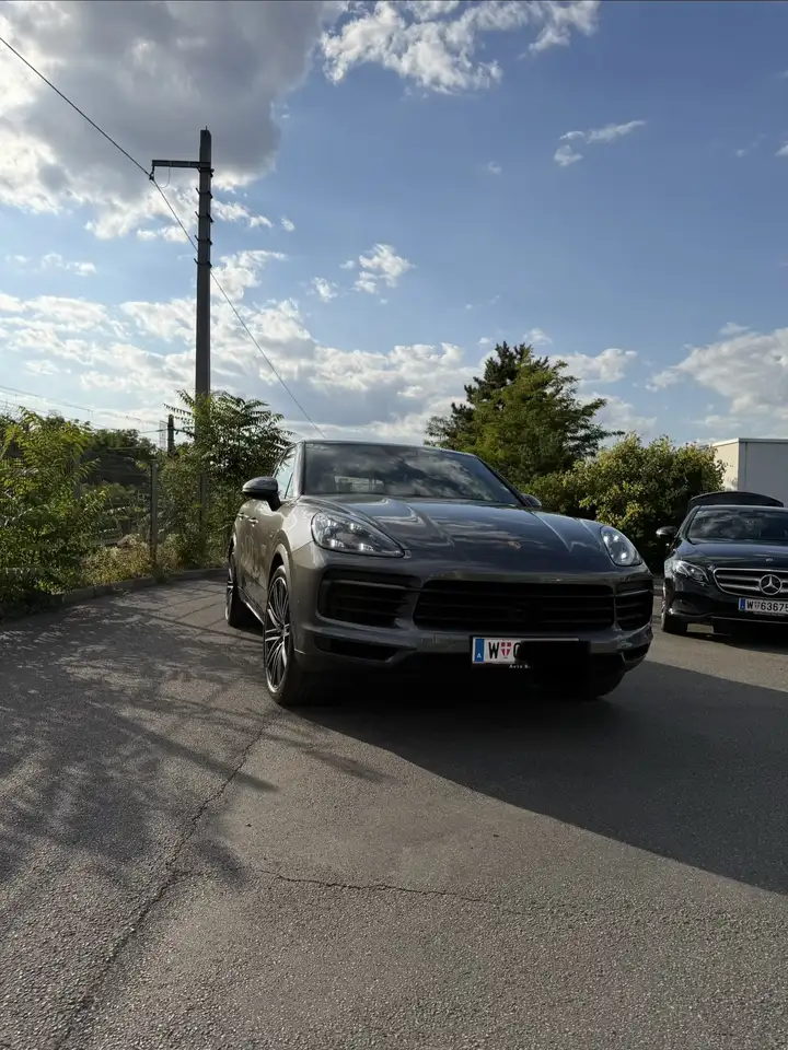 Porsche Cayenne III E-Hybrid PHEV 17,9 kWh Aut. — photo 1 of 20