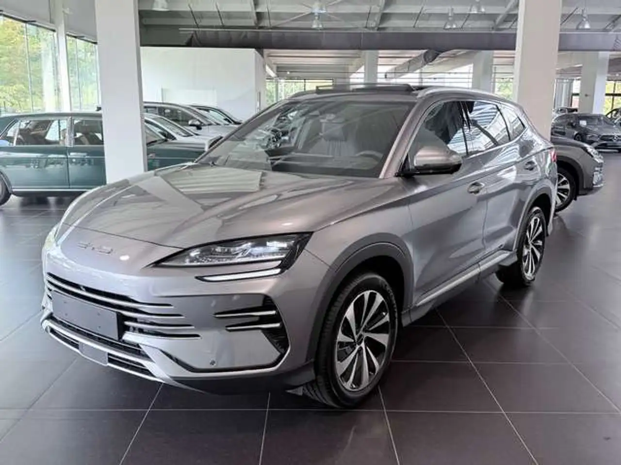 BYD Seal U DM-i Comfort Long Range 125km EV,MODEL 2027, Panorama, Head-Up Display, 360 Camera, Infinity Sound, FULL !! — photo 1 of 38