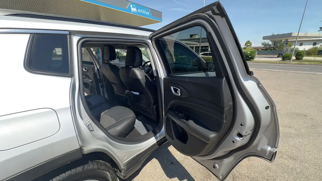 Jeep Compass 1.6 mjt Limited 2wd 130cv — photo 1 of 15