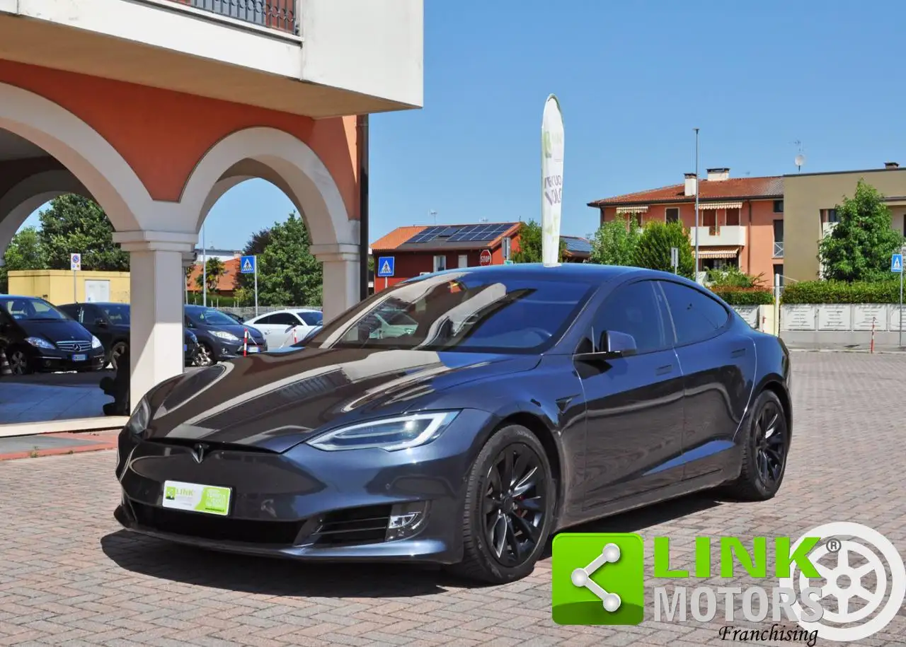 Tesla Model S 100kWh Long Range Dual Motor AWD — photo 1 of 15