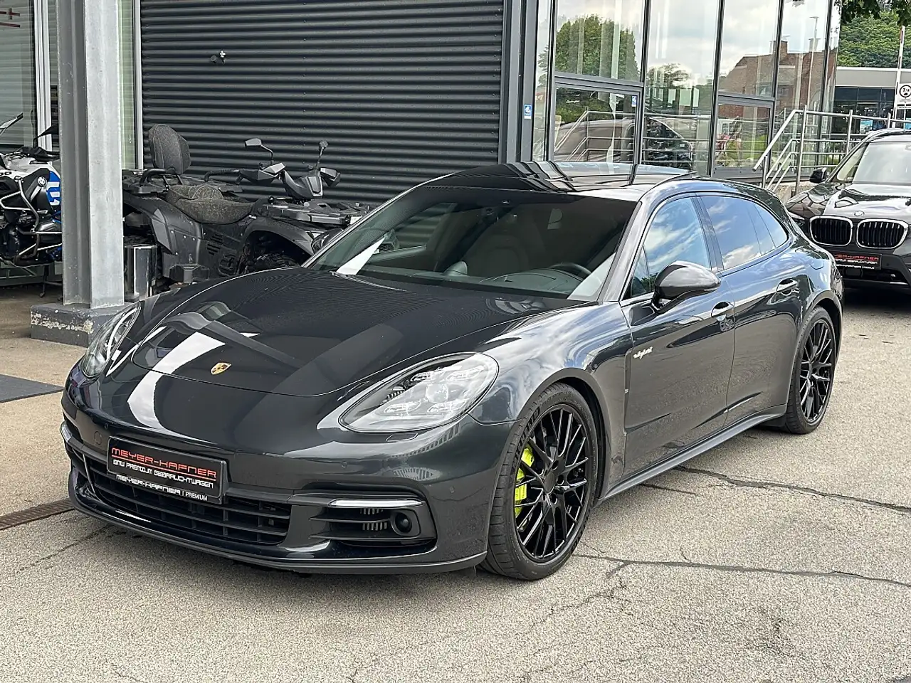 Porsche Panamera 4 E-Hybrid PHEV Sport Turismo Aut. — photo 1 of 38