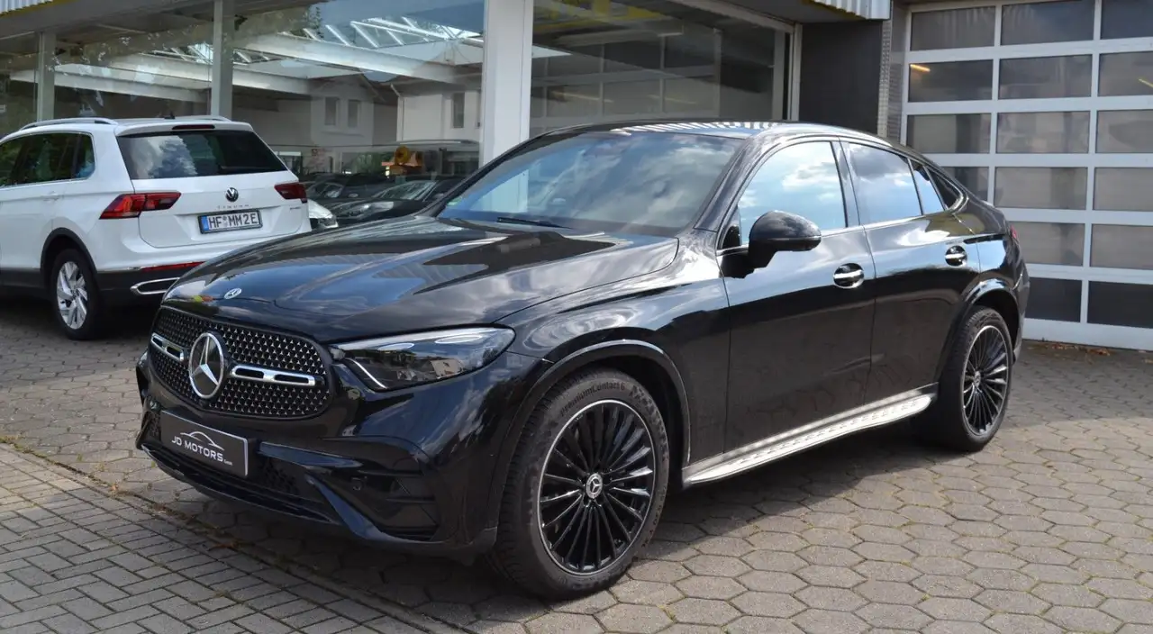 Mercedes-Benz GLC 300 GLC300d 4Matic*AMG-Line*360°*Burmester*ACC*AHK* — photo 1 of 15