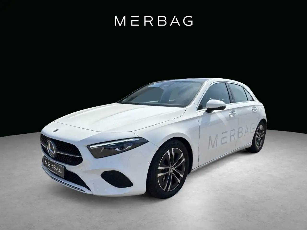 Mercedes-Benz A 200 Kompaktlimousine Progressive Panorama Mult — photo 1 of 12
