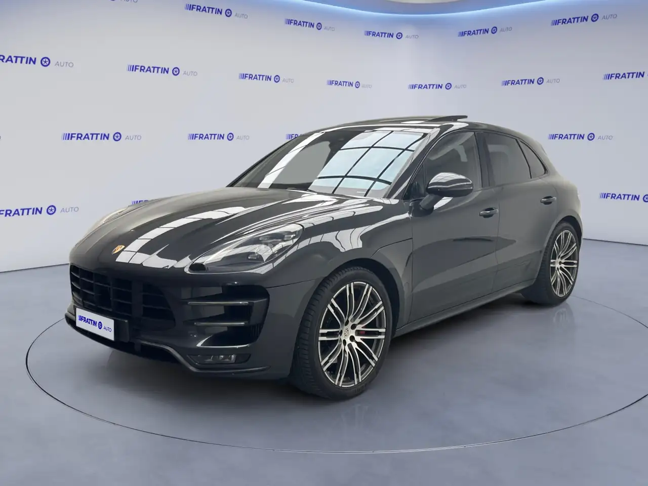 Porsche Macan 3.6 Turbo — photo 1 of 15