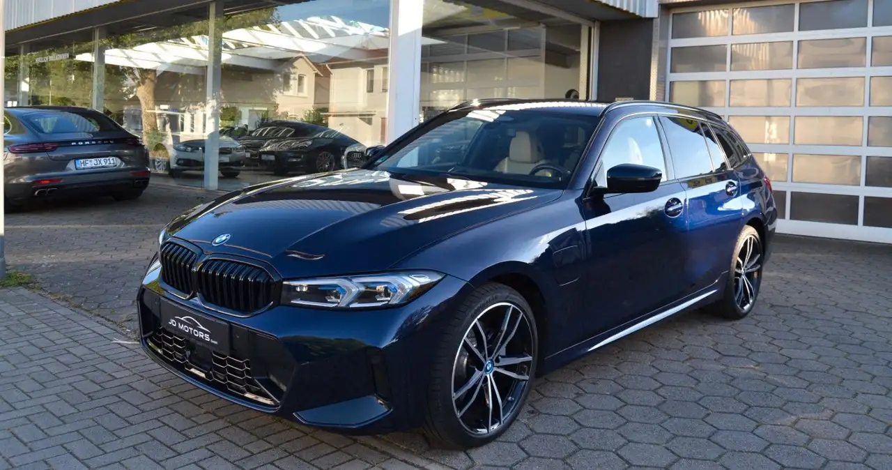 BMW 330 e xDrive M Sport*HUD*360°*ACC*H&K*AHK* — photo 1 of 15