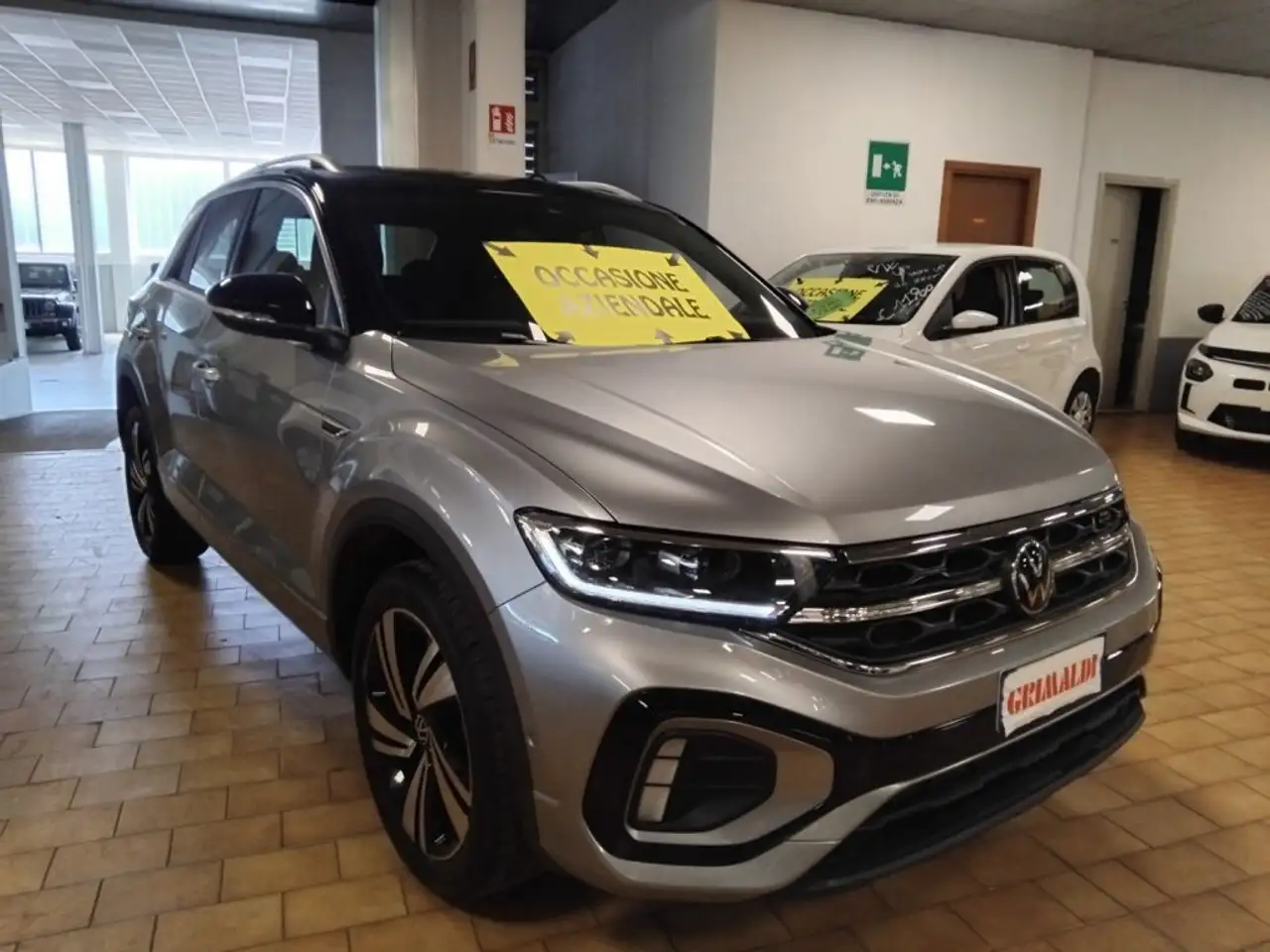 Volkswagen T-Roc 1.5 TSI DSG R-Line 18" VIDEO LED C/GRIMALDI SP.DAY — photo 1 of 15