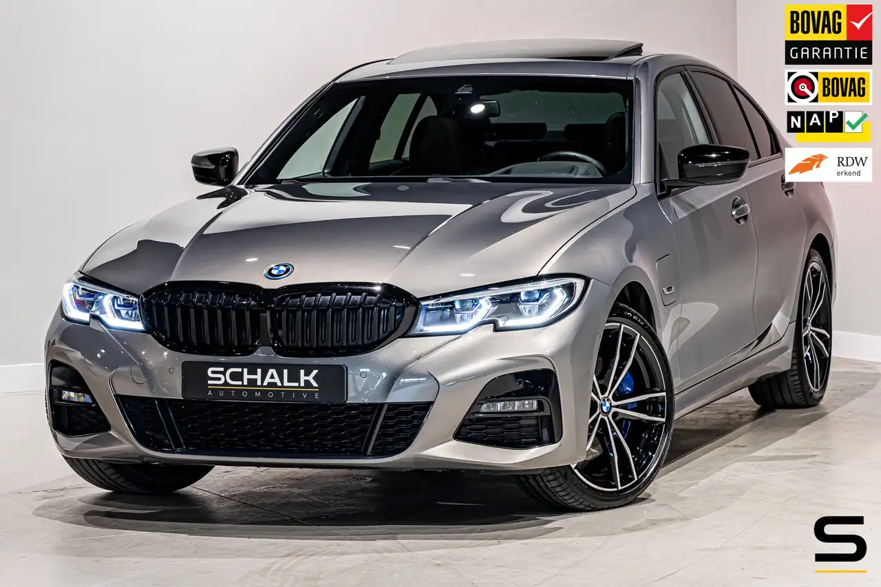 BMW 330 3-serie 330e Business Edition Plus|M-sport|Pano|Ca — photo 1 of 40
