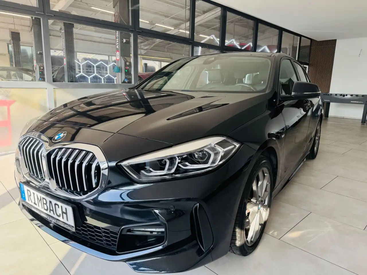 BMW 120 1 Limousine 120 i M Sport — photo 1 of 21