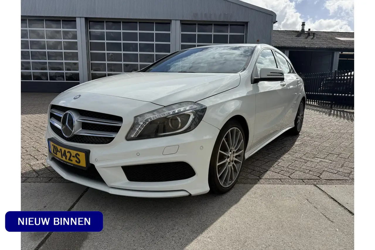 Mercedes-Benz A 180 Prestige AMG-line ** Camera ** Trekhaak ** APK tot — photo 1 of 12