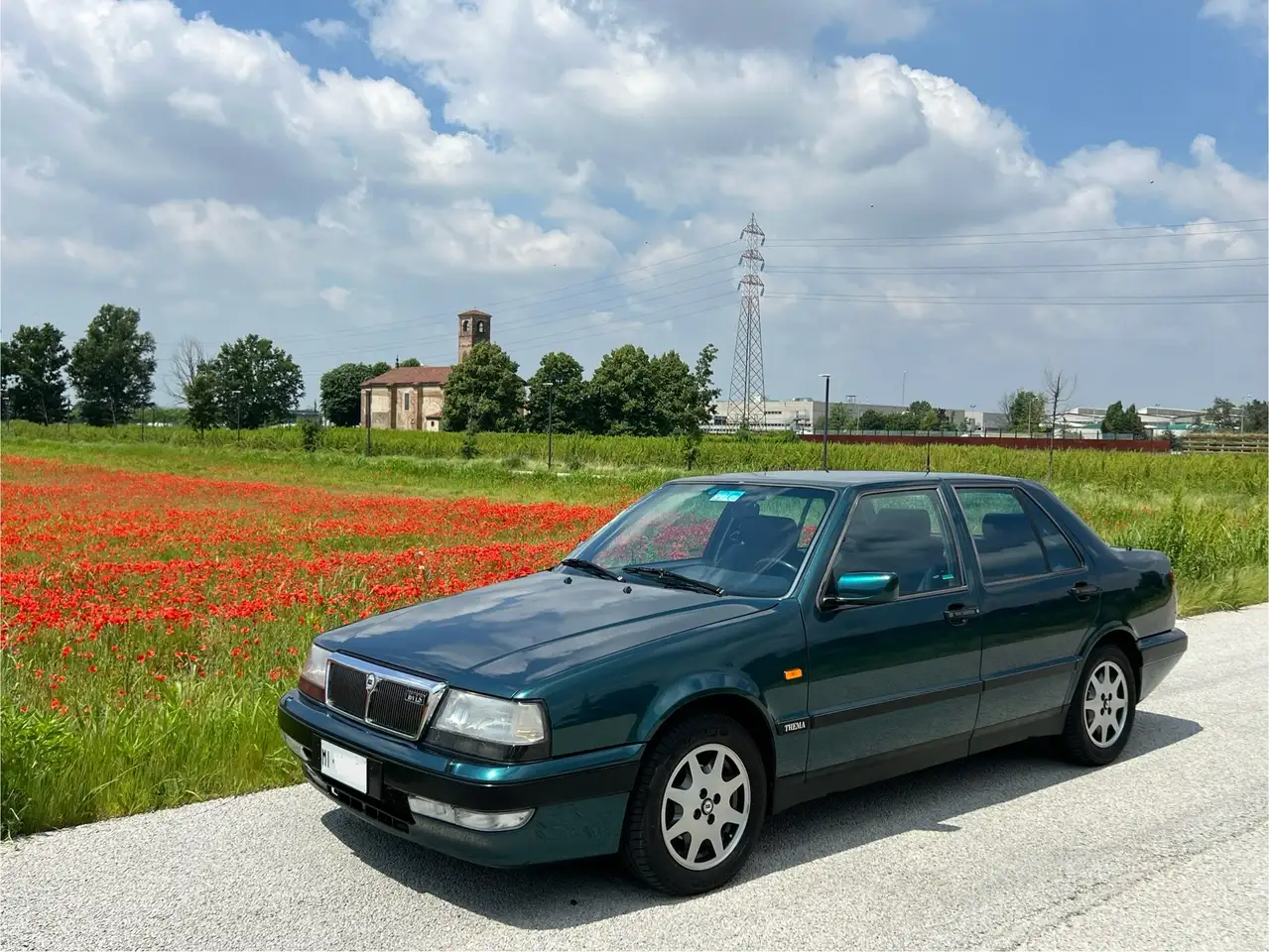 Lancia Thema 2.0 ie 16v LS cat. — photo 1 of 15