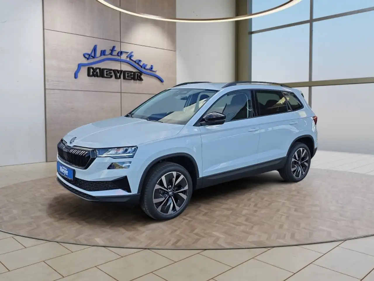 Skoda Karoq 1,5TSI DSG 18*Alu/aAHK/ACC/Kamera/Winterp. — photo 1 of 15
