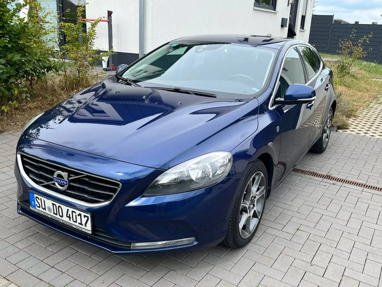 Volvo V40 V40 T2 Ocean Race — photo 1 of 18