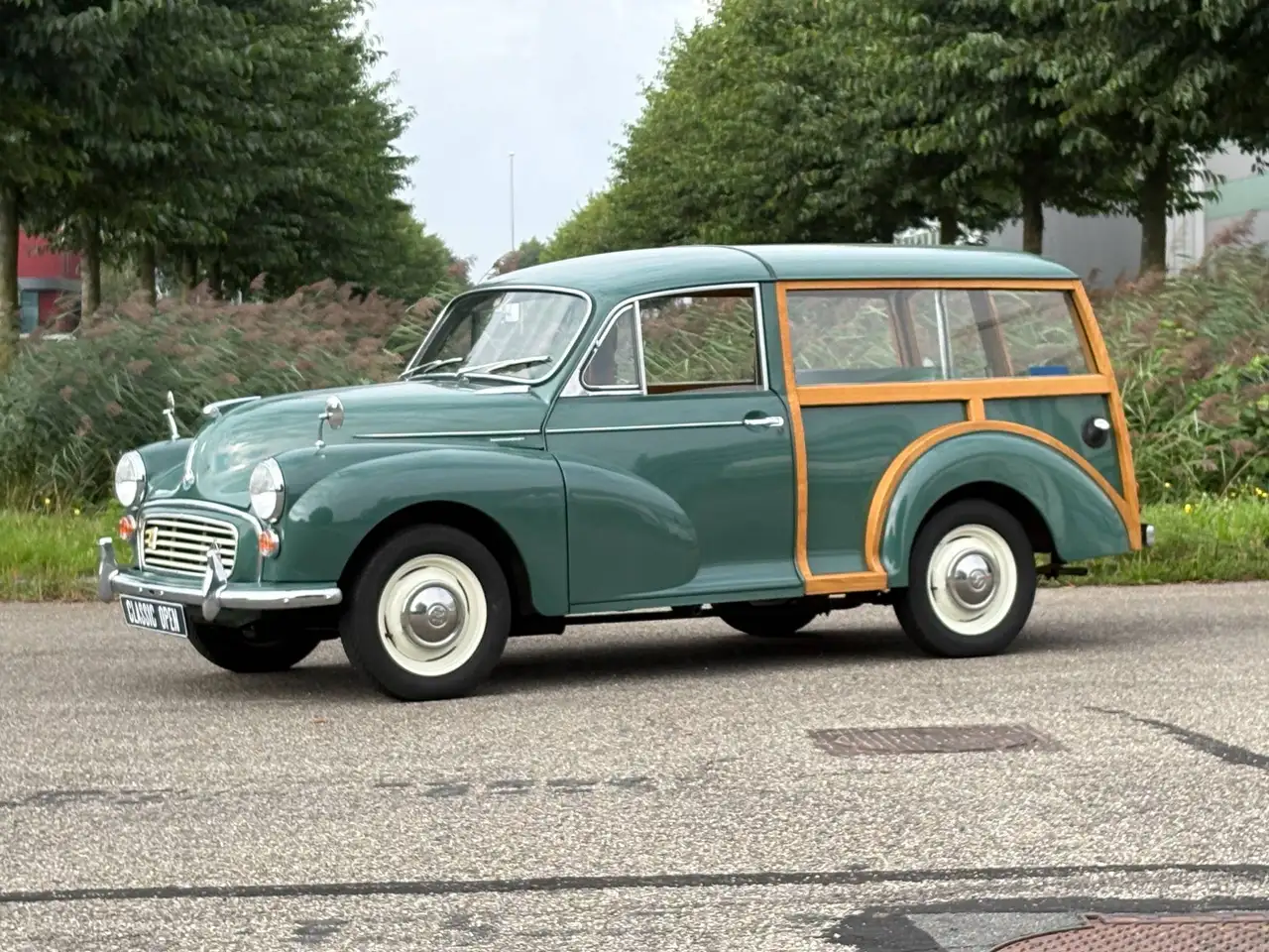 Oldtimer Morris Minor 1000 Traveller (LHD) — photo 1 of 26