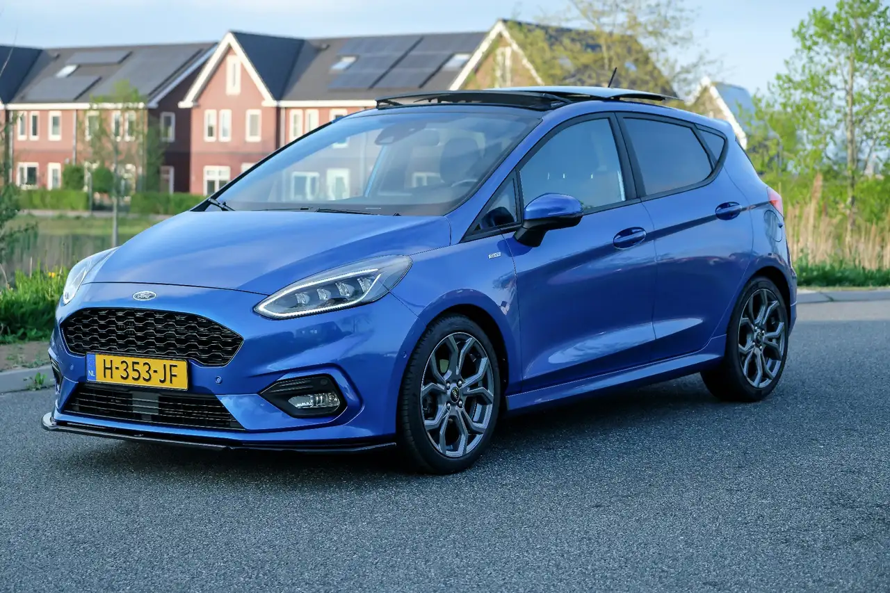 Ford Fiesta 1.0 EcoB. ST-Line — photo 1 of 10