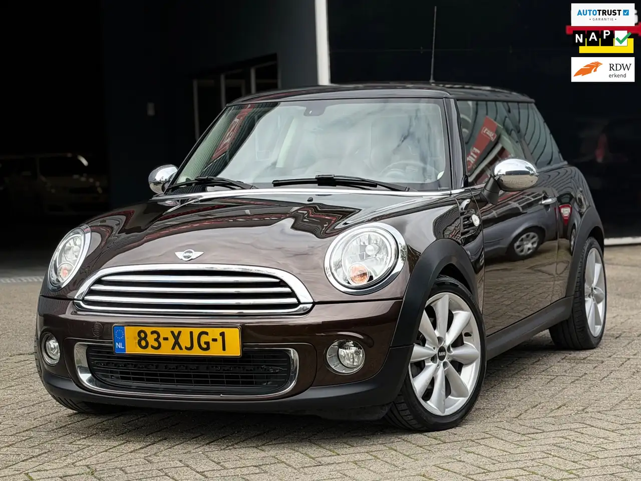 MINI Cooper 3-Deurs 1.6 Chili AUTOMAAT LEDER/NAVI/SFEERVERLICH — photo 1 of 15