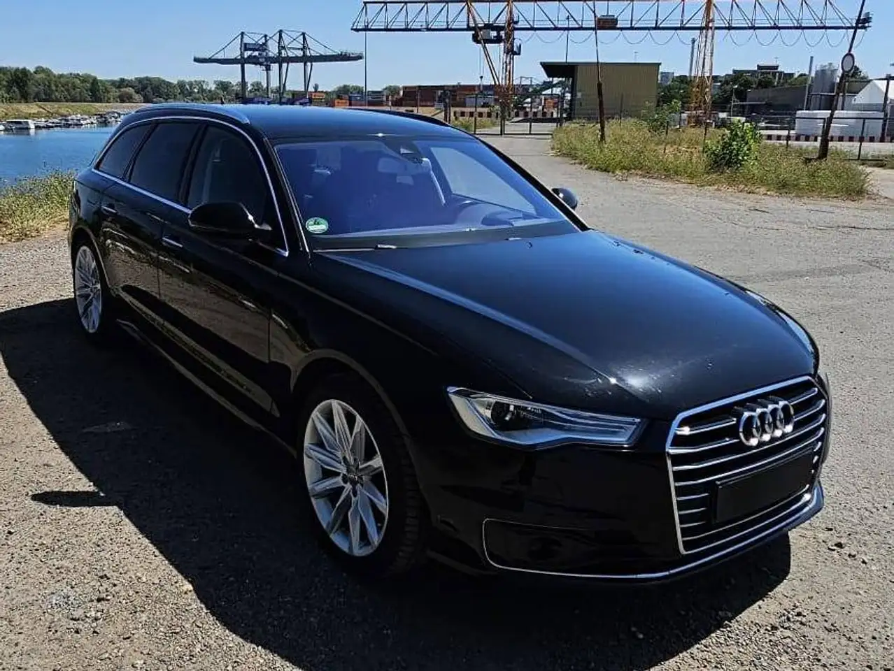 Audi A6 A6 Avant Diesel Avant 2.0 TDI ultra S tronic — photo 1 of 15