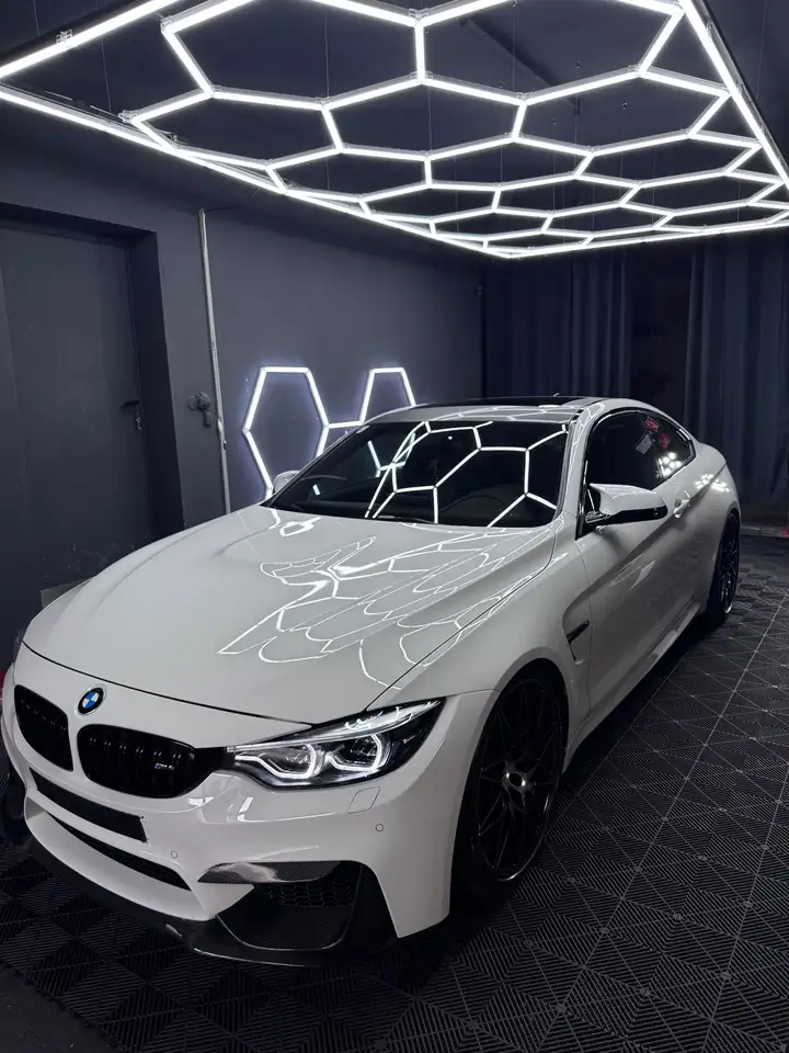 BMW M4 M-DKG Coupe Aut. Pickerl & Service Neu — photo 1 of 13