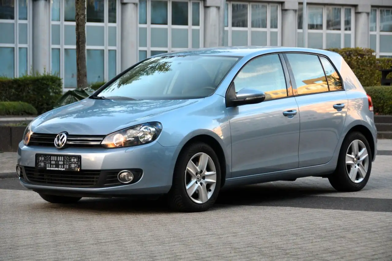 Volkswagen Golf VI Comfortline| 1.HAND| CARPLAY| SZH| NAVI — photo 1 of 15