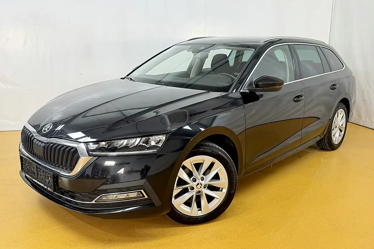 Skoda Octavia Combi 2,0 TDI Style DSG — photo 1 of 22