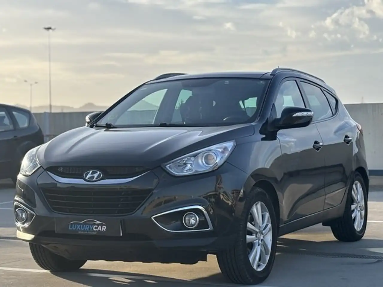 Hyundai TUCSON 2.0CRDi Style FULL — photo 1 of 16