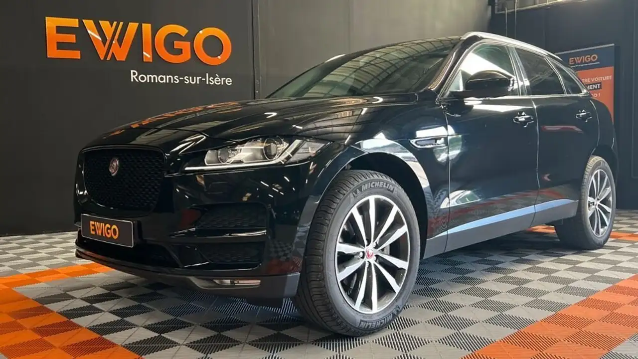 Jaguar F-Pace 3.0 V6 300ch BVA BLACK LIMITED TOIT PANORAMIQUE — photo 1 of 30