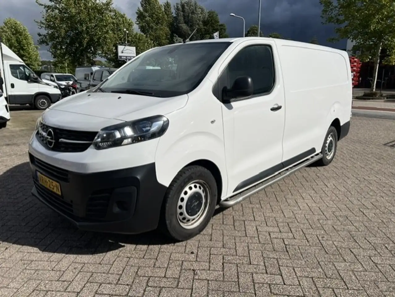 Opel Vivaro 2.0 CDTI 106KW L3H1 Edition LANG AIRCO KLIMA NAVI — photo 1 of 11