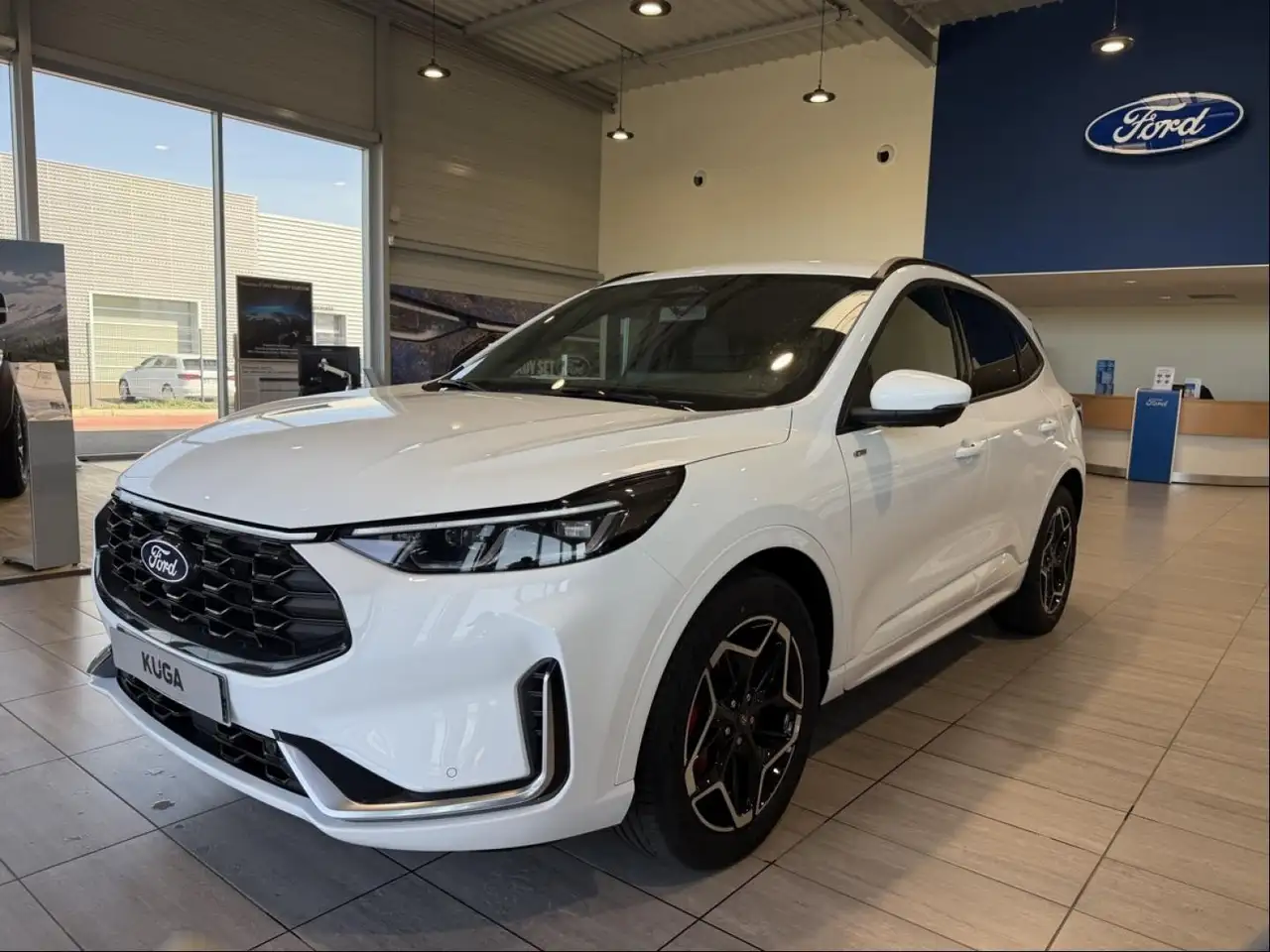 Ford Kuga 2.5 Duratec 180ch Hybrid FlexiFuel ST-Line X Powershift — photo 1 of 20