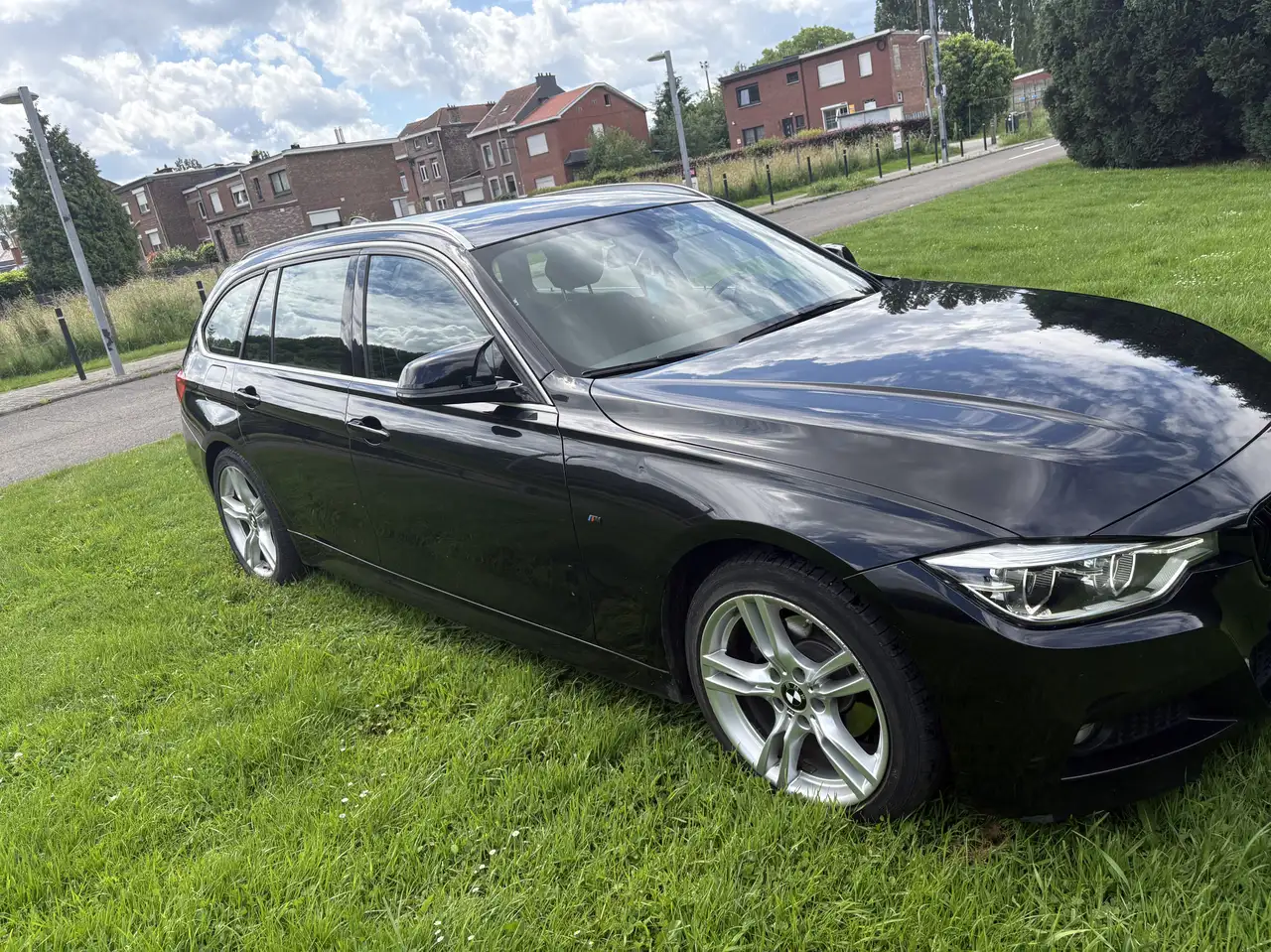 BMW 318 Pack M — photo 1 of 11
