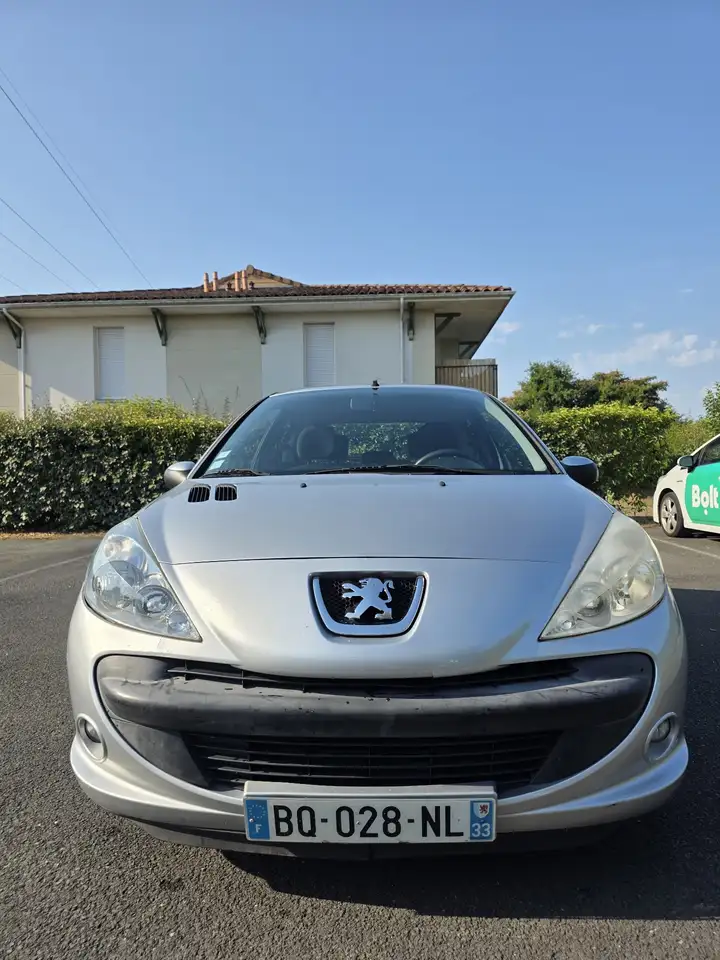 Peugeot 206 206+ 1.1e 60ch Urban — photo 1 of 10
