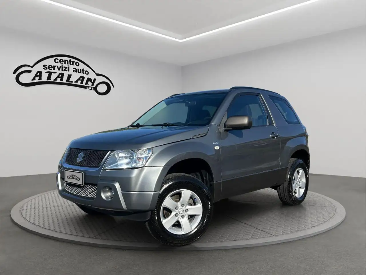 Suzuki Grand Vitara 1.9 DDiS 129CV 3 porte GANCIO TRAINO — photo 1 of 29