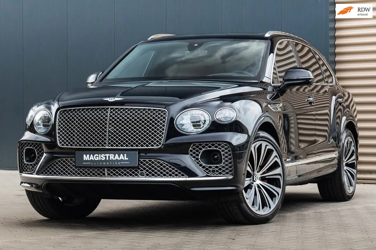 Bentley Bentayga 4.0 V8 Azure — photo 1 of 15