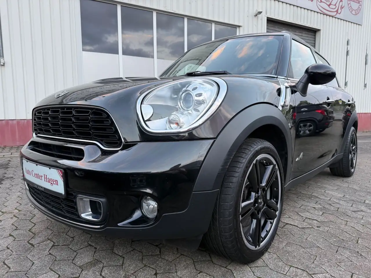 MINI Cooper S Countryman Cooper S 184PS All4/LEDER/SHZ/NAVI — photo 1 of 32